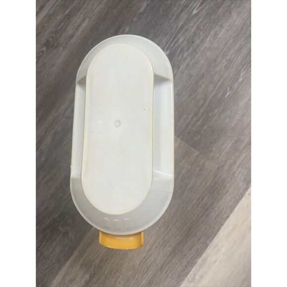 VINTAGE Rubbermaid EASY GRIP 1.5 quart Drink Pitcher W/ LID #0923 Yellow/Orange - Picture 2 of 9